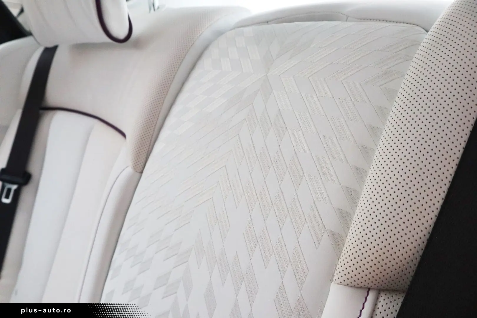 ROLLS ROYCE Phantom Series II  The Extrovert    Starlight