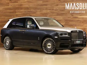 ROLLS ROYCE Cullinan 6.75 V12 Two-Tone Massage Pano Bespoke