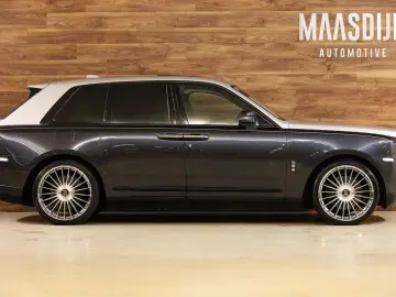 ROLLS ROYCE Cullinan 6.75 V12 Two-Tone Massage Pano Bespoke