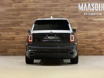 ROLLS ROYCE Cullinan 6.75 V12 Two-Tone Massage Pano Bespoke