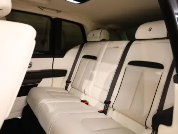 ROLLS ROYCE Cullinan 6.75 V12 Two-Tone Massage Pano Bespoke