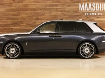 ROLLS ROYCE Cullinan 6.75 V12 Two-Tone Massage Pano Bespoke