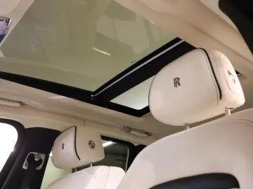 ROLLS ROYCE Cullinan 6.75 V12 Two-Tone Massage Pano Bespoke