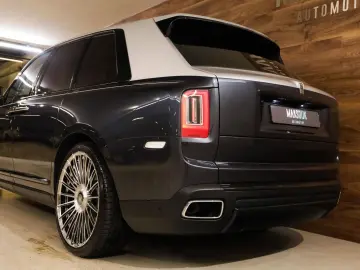 ROLLS ROYCE Cullinan 6.75 V12 Two-Tone Massage Pano Bespoke