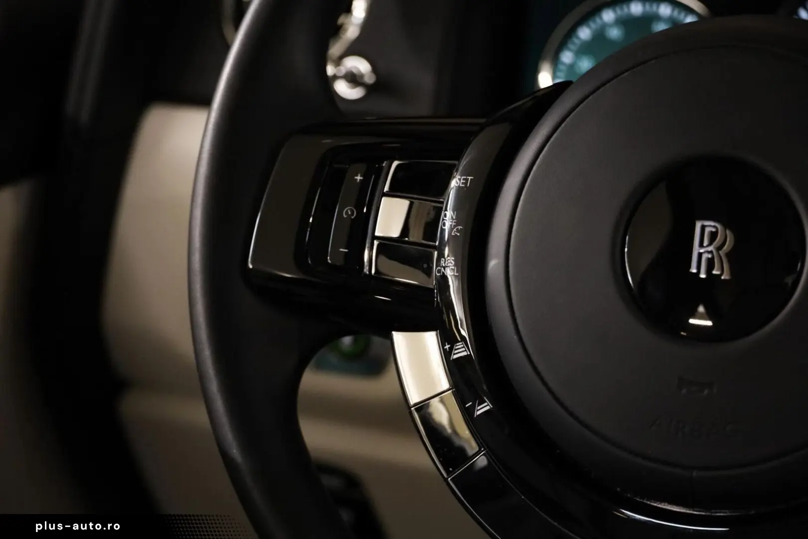 ROLLS ROYCE Cullinan 6.75 V12 Two-Tone Massage Pano Bespoke