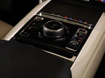 ROLLS ROYCE Cullinan 6.75 V12 Two-Tone Massage Pano Bespoke
