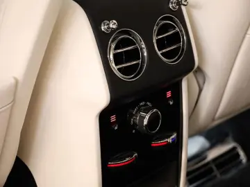 ROLLS ROYCE Cullinan 6.75 V12 Two-Tone Massage Pano Bespoke