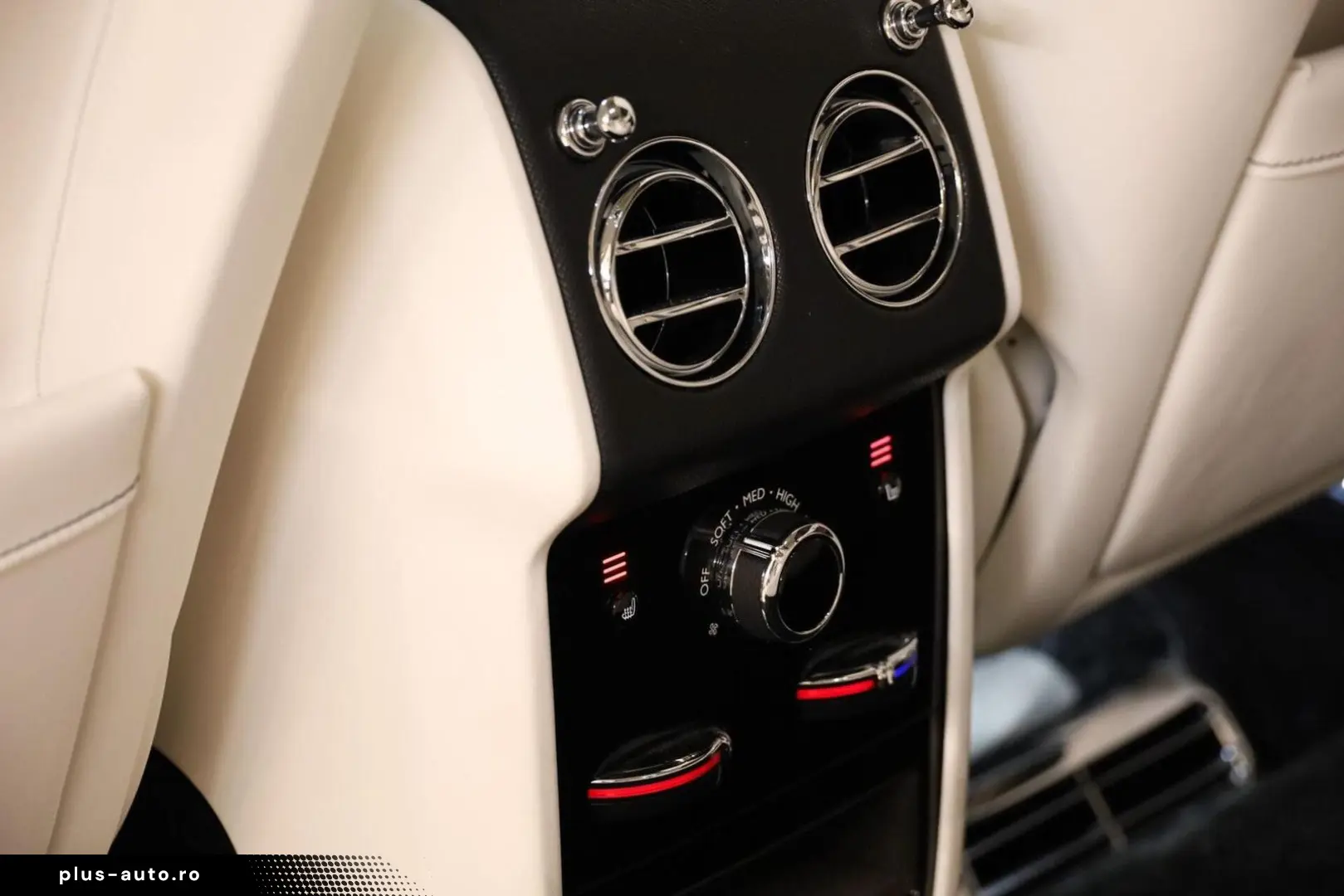 ROLLS ROYCE Cullinan 6.75 V12 Two-Tone Massage Pano Bespoke