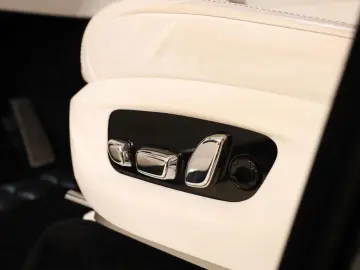 ROLLS ROYCE Cullinan 6.75 V12 Two-Tone Massage Pano Bespoke