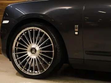 ROLLS ROYCE Cullinan 6.75 V12 Two-Tone Massage Pano Bespoke