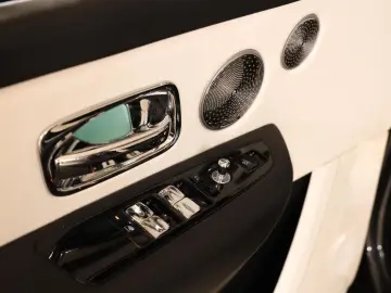 ROLLS ROYCE Cullinan 6.75 V12 Two-Tone Massage Pano Bespoke