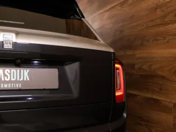 ROLLS ROYCE Cullinan 6.75 V12 Two-Tone Massage Pano Bespoke