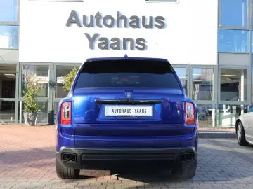 ROLLS ROYCE Cullinan 6.8 V12 Black Badge TV SKY MANDARIN 22