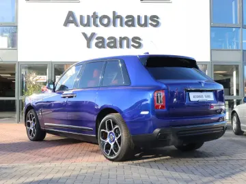 ROLLS ROYCE Cullinan 6.8 V12 Black Badge TV SKY MANDARIN 22