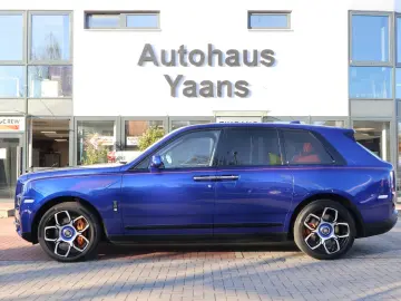 ROLLS ROYCE Cullinan 6.8 V12 Black Badge TV SKY MANDARIN 22