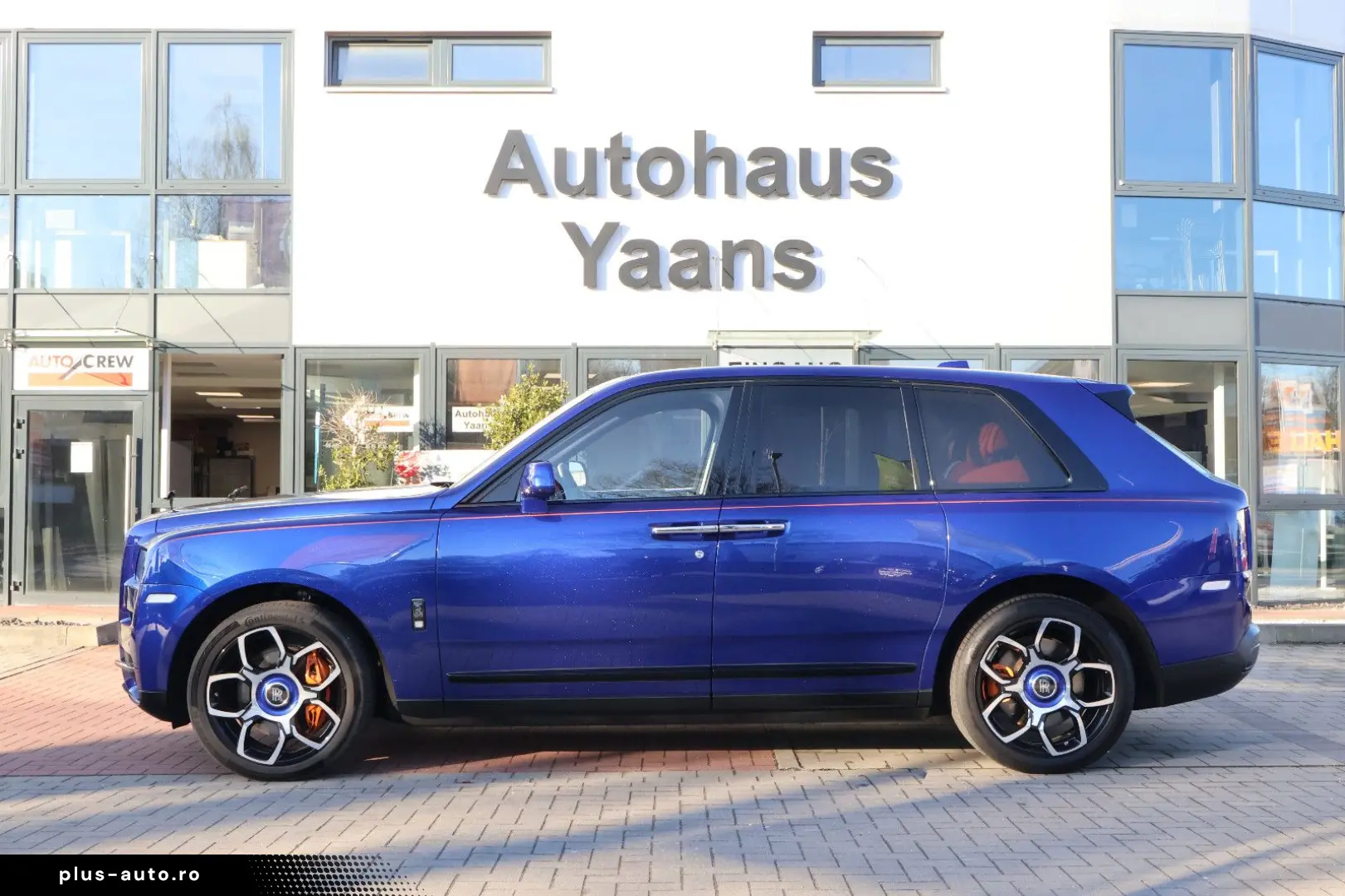 ROLLS ROYCE Cullinan 6.8 V12 Black Badge TV SKY MANDARIN 22