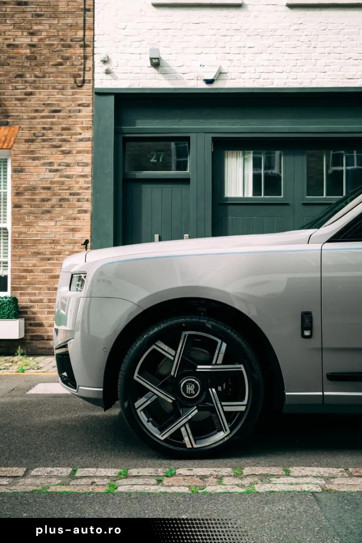 ROLLS ROYCE Cullinan Black Badge   4 Seat