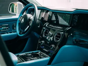 ROLLS ROYCE Cullinan Black Badge   4 Seat