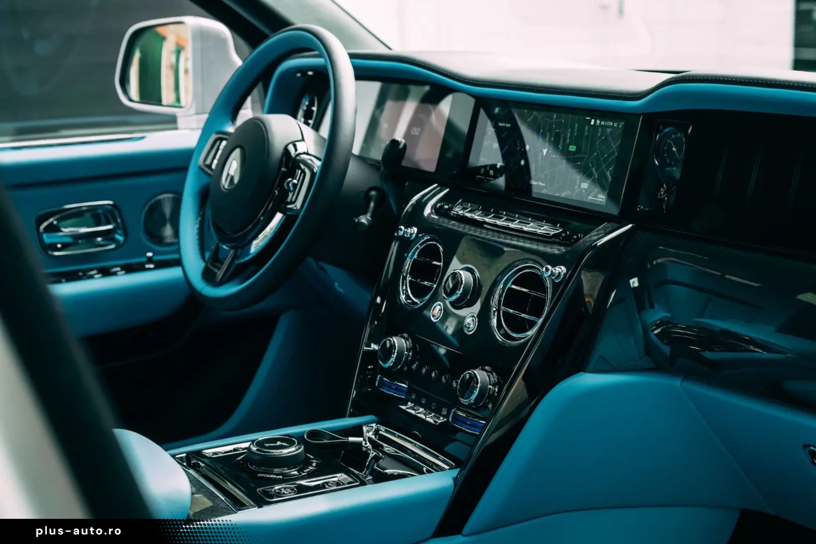 ROLLS ROYCE Cullinan Black Badge   4 Seat