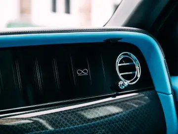 ROLLS ROYCE Cullinan Black Badge   4 Seat