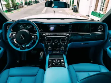 ROLLS ROYCE Cullinan Black Badge   4 Seat