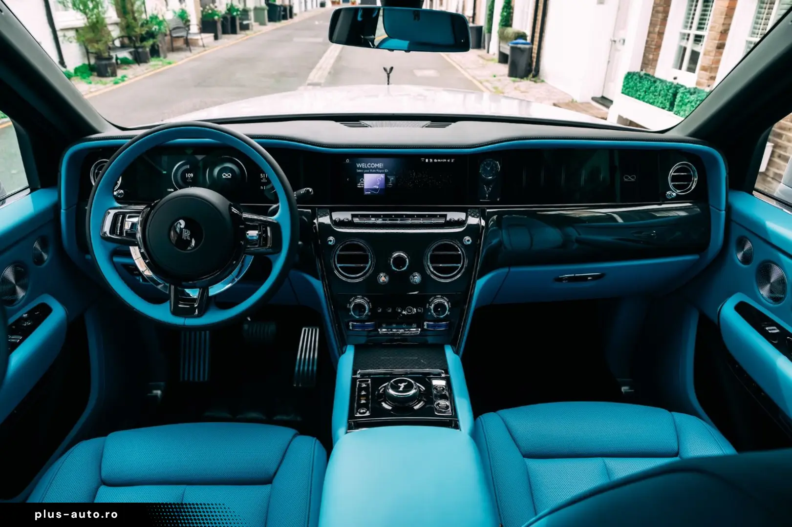 ROLLS ROYCE Cullinan Black Badge   4 Seat
