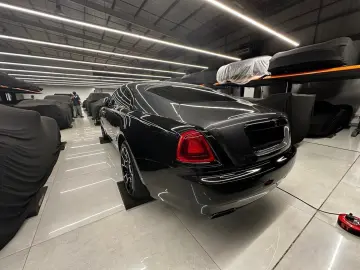 ROLLS ROYCE WRAITH BLACK BADGE V12 Bespoke  Carbon  Colectie