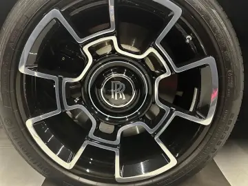 ROLLS ROYCE WRAITH BLACK BADGE V12 Bespoke  Carbon  Colectie