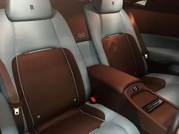 ROLLS ROYCE WRAITH BLACK BADGE V12 Bespoke  Carbon  Colectie