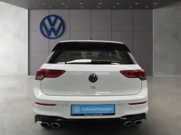 VW Golf VIII 2.0 TSI DSG 4Motion Navi LEDPlus DAB