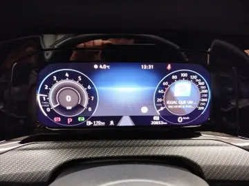 VW Golf VIII 2.0 TSI DSG 4Motion Navi LEDPlus DAB