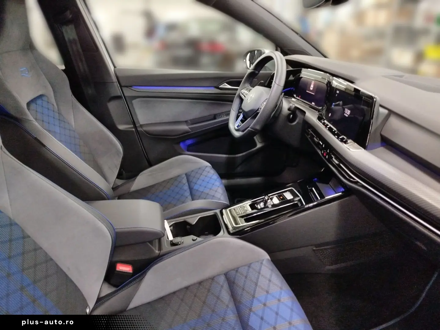 VW Golf VIII 2.0 TSI DSG 4Motion Navi LEDPlus DAB