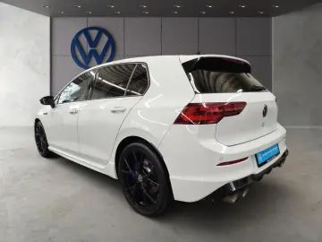 VW Golf VIII 2.0 TSI DSG 4M. R Akrapovic Black Style