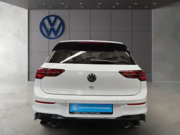 VW Golf VIII 2.0 TSI DSG 4M. R Akrapovic Black Style