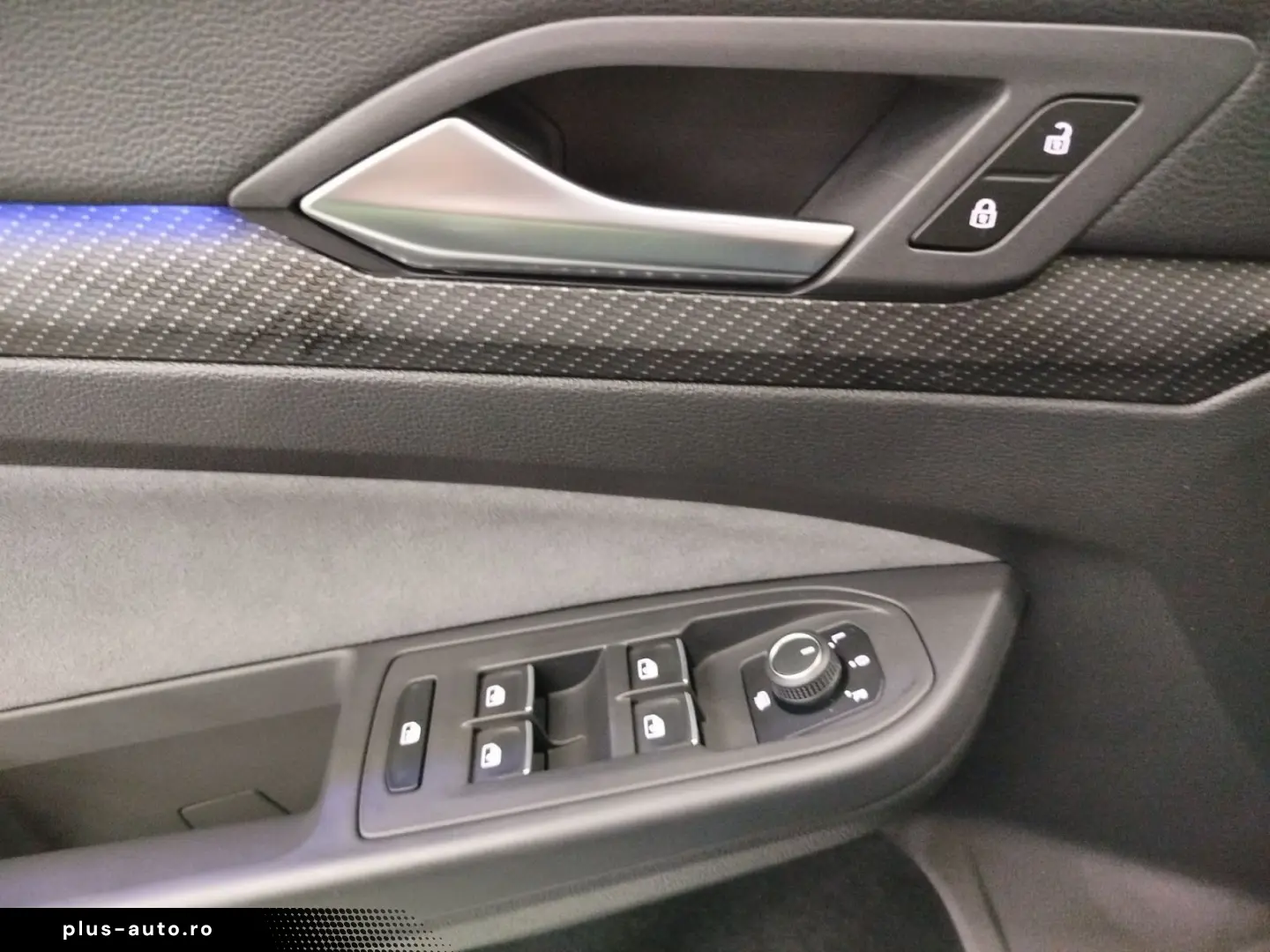 VW Golf VIII 2.0 TSI DSG 4M. R Akrapovic Black Style