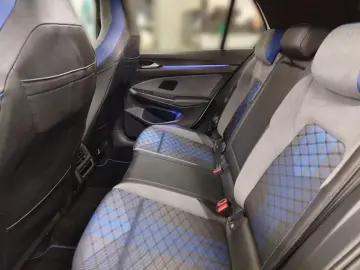 VW Golf VIII 2.0 TSI DSG 4M. R Akrapovic Black Style