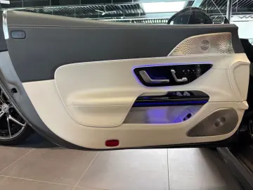 MERCEDES-BENZ AMG SL 63 4M