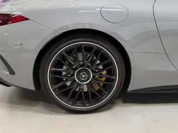 MERCEDES-BENZ SL 63 AMG 4Matic