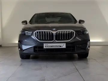 BMW 550e xDrive Limousine
