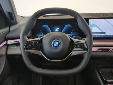 BMW 550e xDrive Limousine