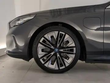 BMW 550e xDrive Limousine