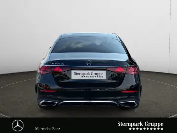 MERCEDES-BENZ E 300 de AMG