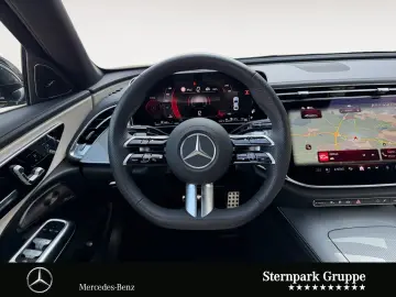 MERCEDES-BENZ E 300 de AMG