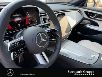 MERCEDES-BENZ E 300 de AMG
