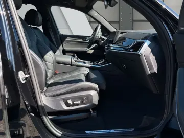 BMW X5 30d xDrive M Sport Pro H&K Pano 22 Zoll AHK