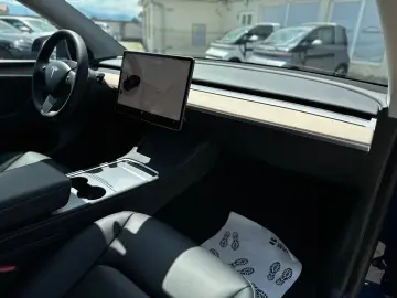 Tesla T-Model-Y