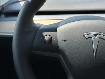 Tesla T-Model-Y