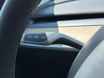 Tesla T-Model-Y