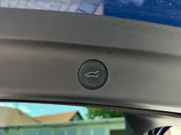 Tesla T-Model-Y
