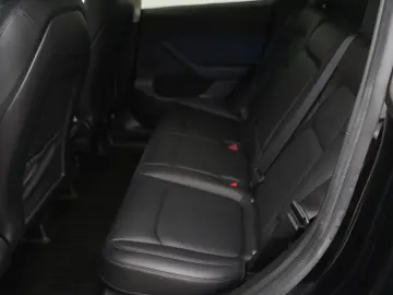 TESLA Model Y Standard Range RWD  20-Zoll